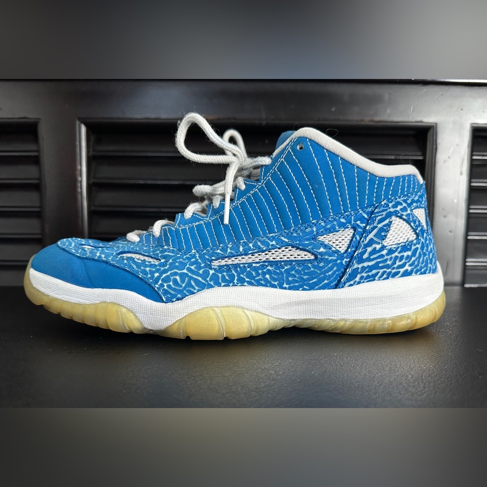 Nike Air Jordan 11 XI Retro Low IE Argon Blue